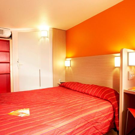 Premiere Classe Lyon Est Aeroport Saint Exupery Exterior foto