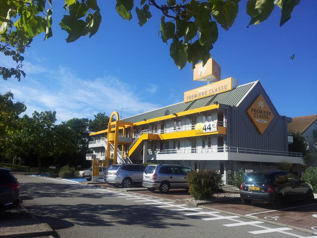 Premiere Classe Lyon Est Aeroport Saint Exupery Exterior foto