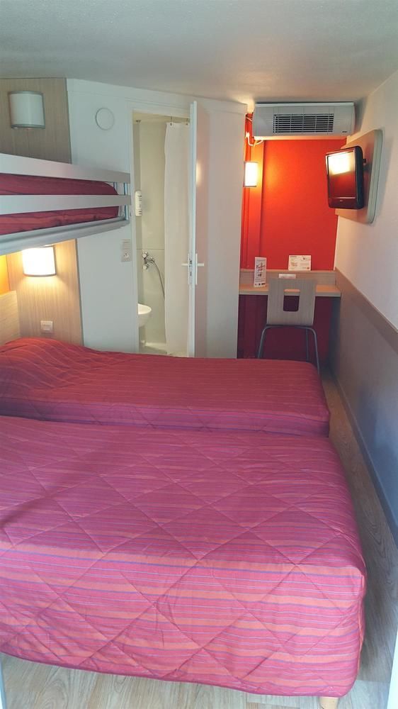 Premiere Classe Lyon Est Aeroport Saint Exupery Exterior foto