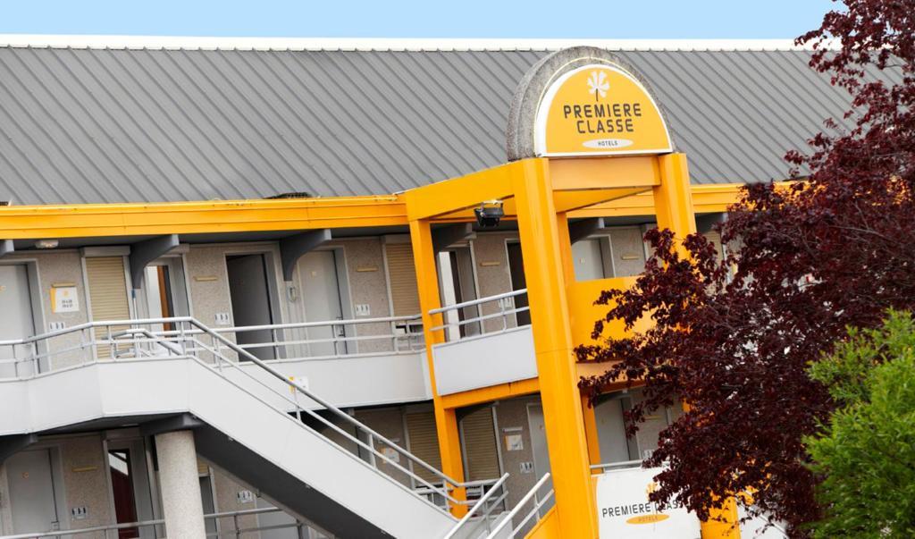 Premiere Classe Lyon Est Aeroport Saint Exupery Exterior foto