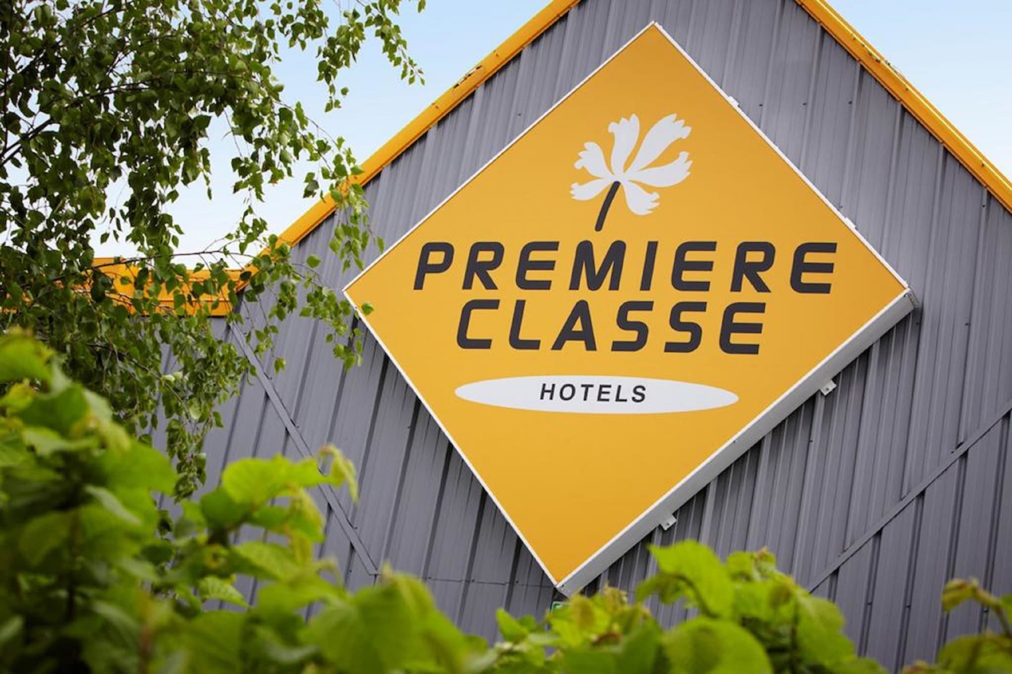Premiere Classe Lyon Est Aeroport Saint Exupery Exterior foto